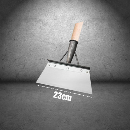 Metal floor cleaning tool with wooden handle on a gray background, showing measurement '23cm'.